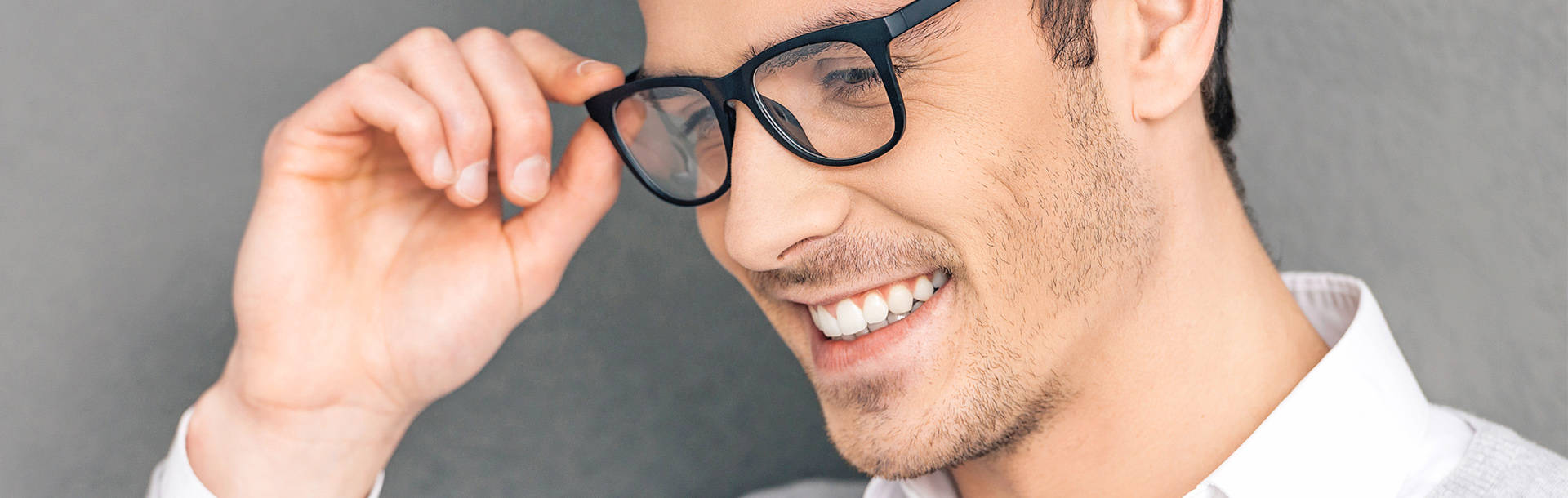 Man wearing dark glasses